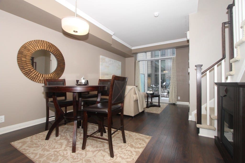 HIgh Ceilings, Cornice Mouldings - Lots of Attention To Detail
