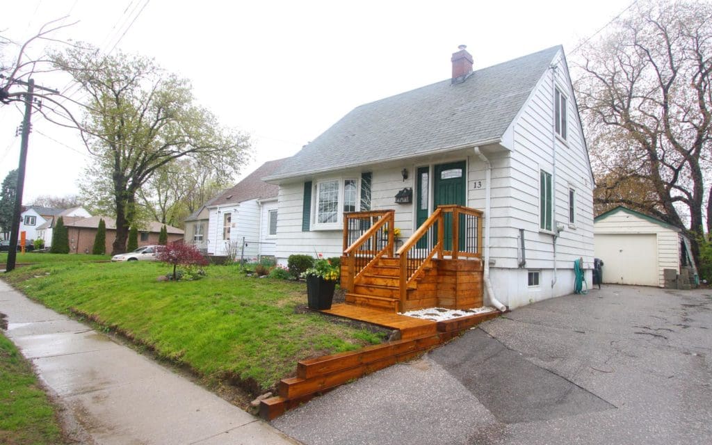 13 Avon Park Dr