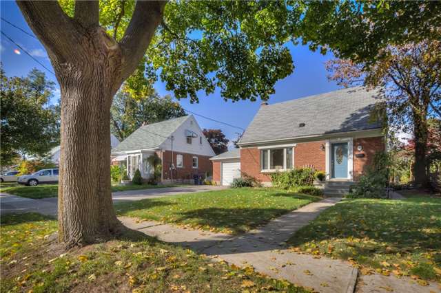 22 Ambleside Ave Etobicoke