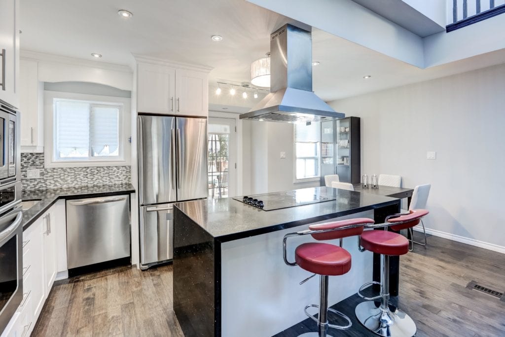 334 Cleveland St - Kitchen