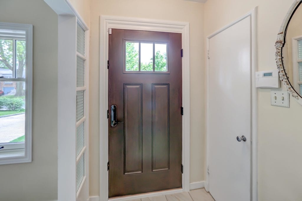 18 Reid Manor - Front Entrance
