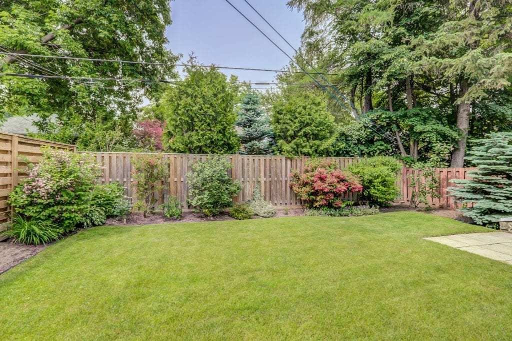 18 Reid Manor - Backyard