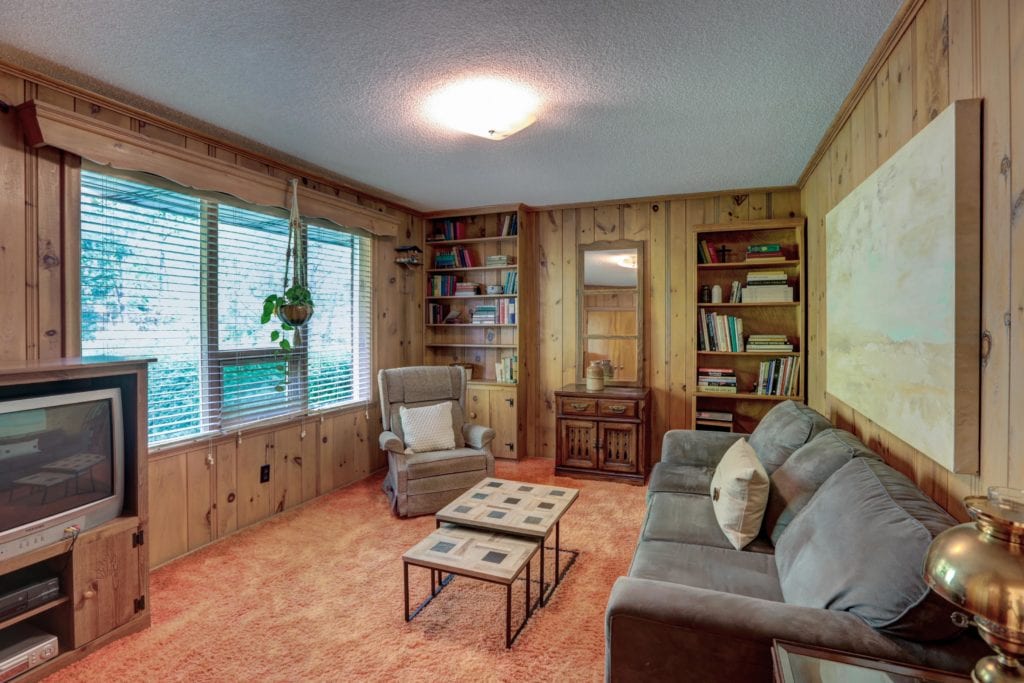 131 Thompson Ave - Family Room