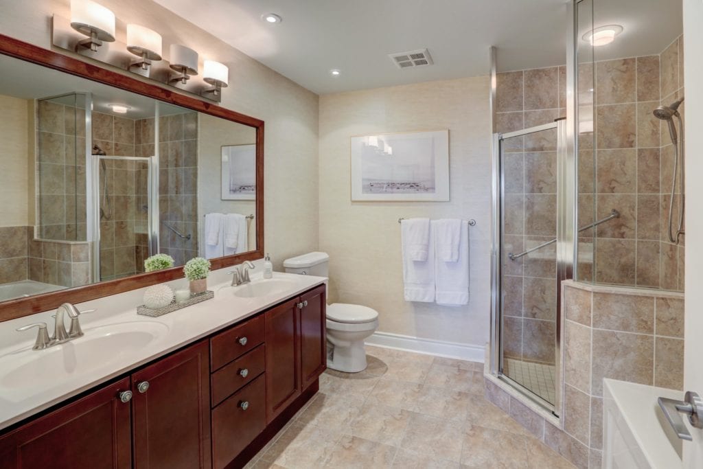 25 Earlington Ave #422 - Master Ensuite