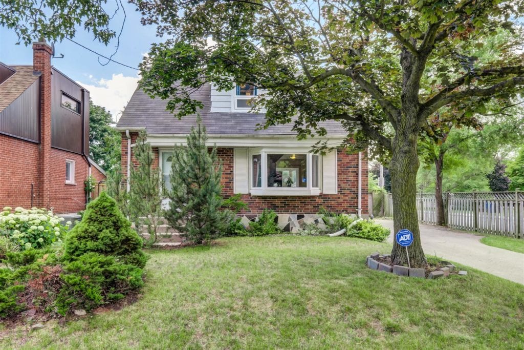 53 Lippincott St W | Weston