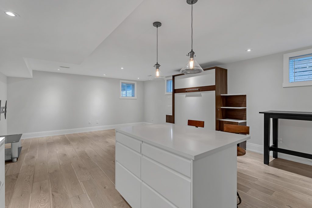 61 Victor Ave Mimico Home