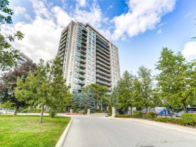 The Fountains of Edenbridge Condos 38 Fontenay Court