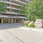 80 Quebec Exterior
