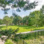 44 Longbourne Dr