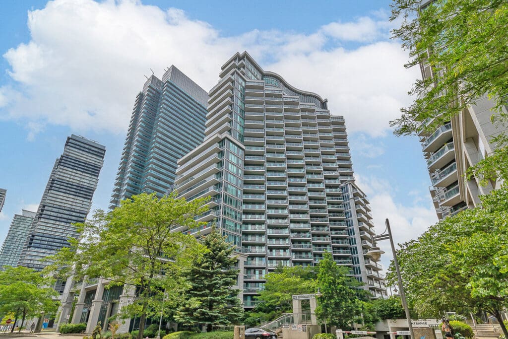 Voyager at Waterview Condos