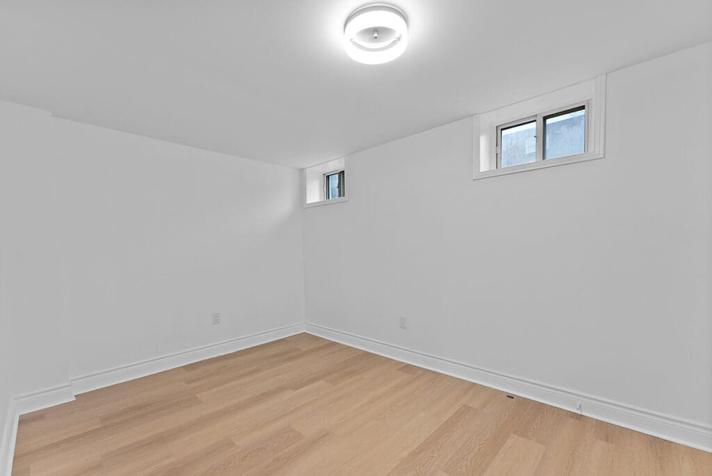 Baby Point Gates Apartment