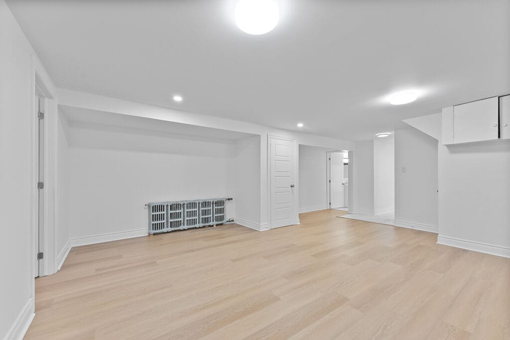 Baby Point Gates Apartment